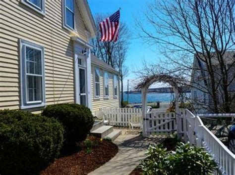 It contains 2 bedrooms and 1 bathroom. . Zillow rockport